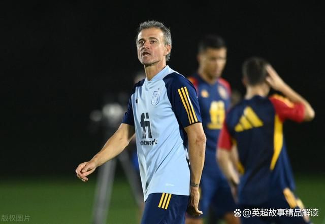 另外我对电影在中国社会的文化定位还是稍微保守一点，其实电影试图在脱出政治思想的意识形态控制，只为了纯粹的趣味，大众电影本质上是这样一个东西但是中国目前没有达到这样一个状况王小鲁:我觉得你比年轻一点的人来说，必然还有一个优势，那就是有历史感因此总能分辨出政治意识形态对艺术的潜在介入。